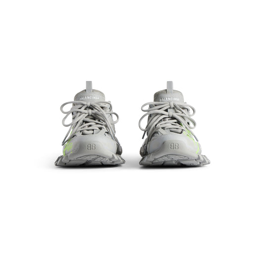 Sneakers Track