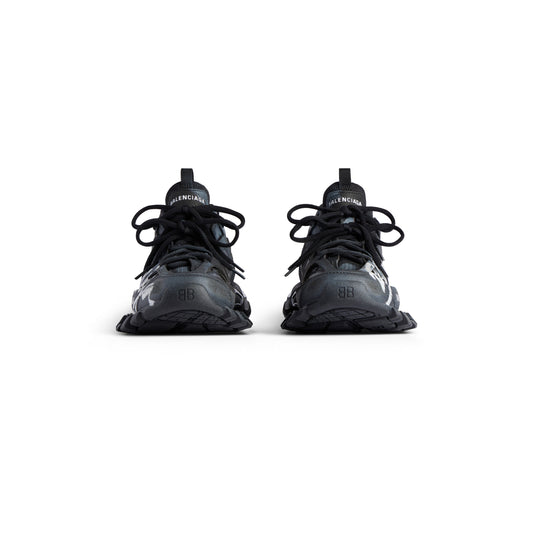 Sneakers Track